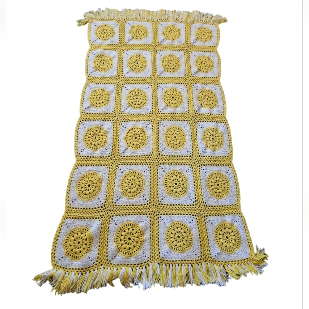 Handmade Yellow White Crochet Granny Square Blanket 37x63 Sunflower Fringe Retro - Picture 6 of 17